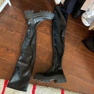 Thigh high, chunky heel over the knee boot, size 8